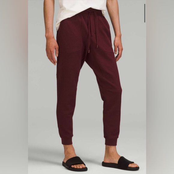 Lululemon At Ease Jogger Merlot Size S - Picture 1 of 11